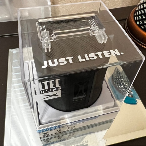 Altec Lansing Hydra Orbit Waterproof Wireless Speaker brand new sealed box - Picture 2 of 8